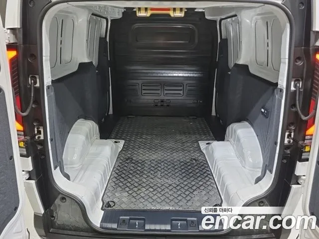 Kia PV5 — Фото автомобиля 18