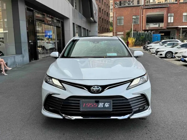 Toyota Camry — Фото автомобиля 2