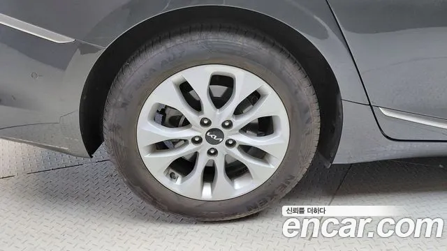 Kia K8 — Фото автомобиля 5