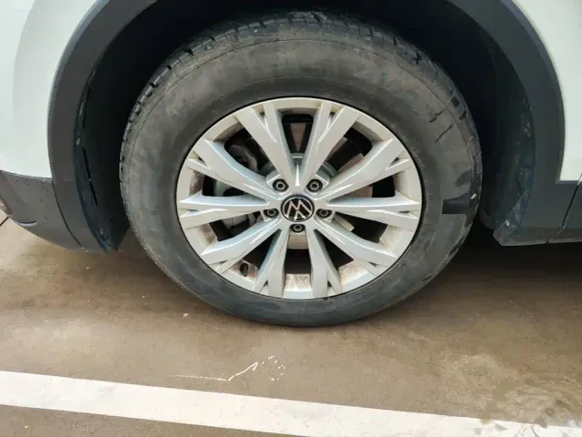 Volkswagen Tiguan L — Фото автомобиля 22