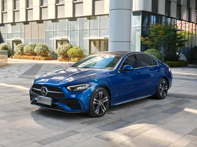 Фотография автомобиля — Mercedes-Benz C-Class