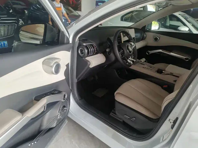 BYD Yuan PLUS — Фото автомобиля 15