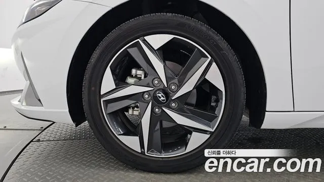 Hyundai Avante CN7 — Фото автомобиля 5