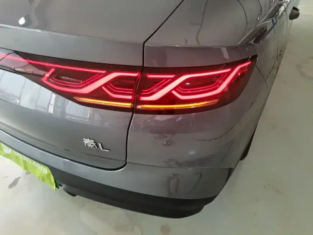 BYD Qin L — Фото автомобиля 7