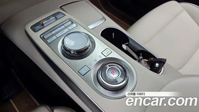 Genesis GV70 2.5T Бензин AWD — Фото автомобиля 8