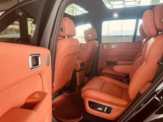 Li Auto L8 — Фото автомобиля 7