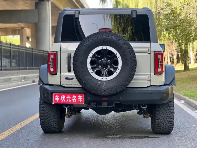 Ford Bronco — Фото автомобиля 5