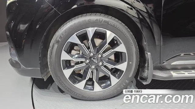 Kia Carnival Generation 4 — Фото автомобиля 5