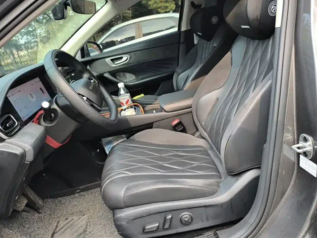 Roewe D7 — Фото автомобиля 11