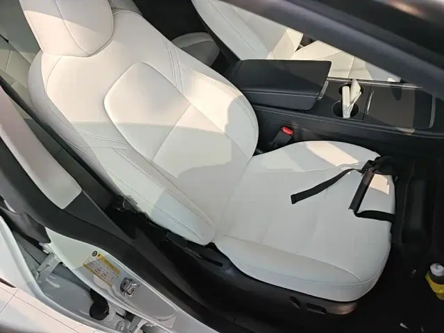Tesla Model Y — Фото автомобиля 24