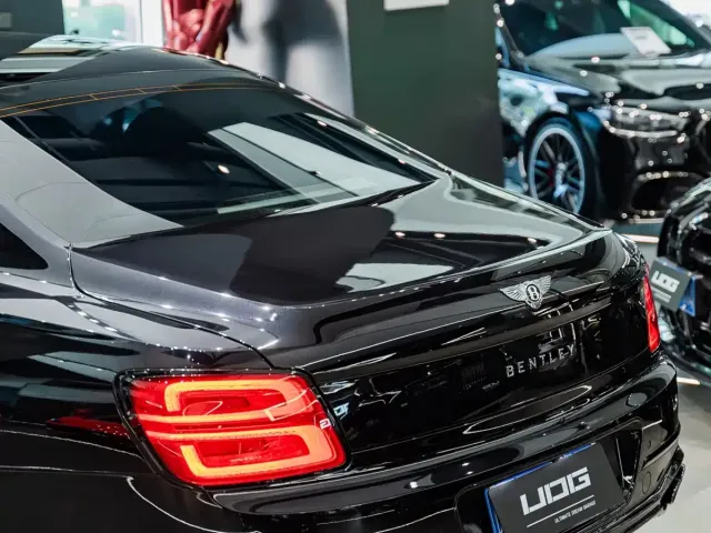 Bentley Flying Spur 2022 4.0T V8 Standard — Фото автомобиля 4