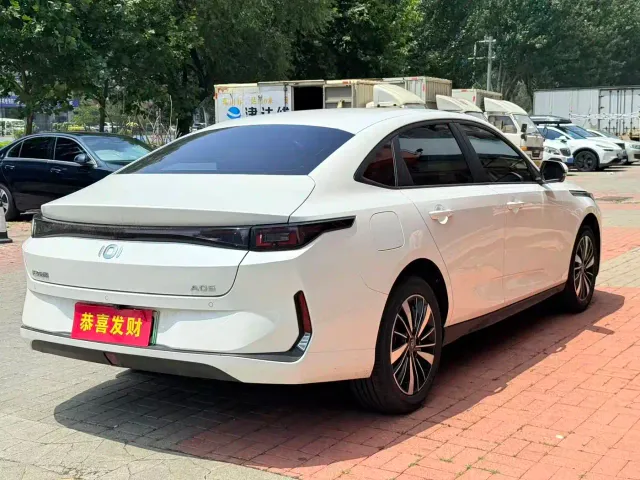 Changan Qiyuan A05 — Фото автомобиля 5