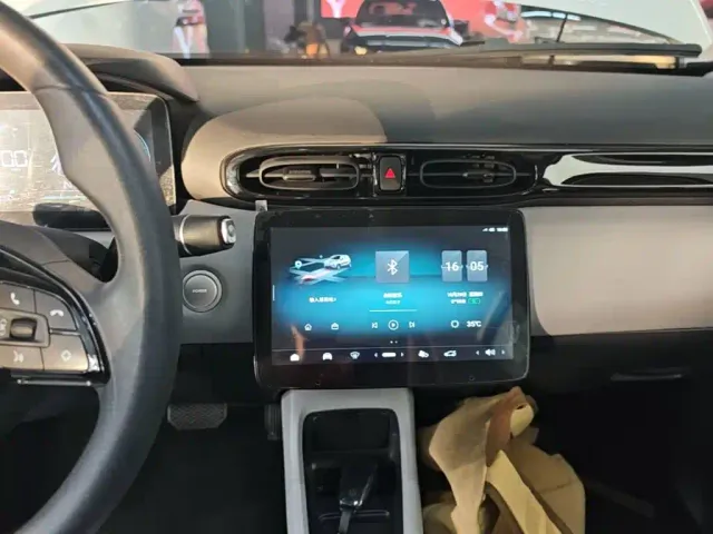 Leapmotor T03 — Фото автомобиля 12