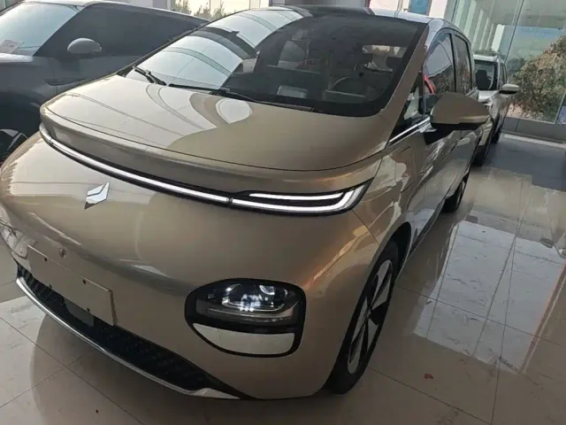 Фотография автомобиля — Baojun Cloud