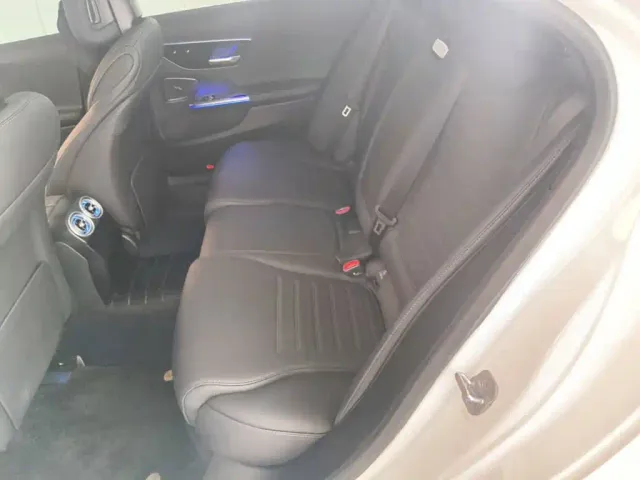 Mercedes-Benz C-Class — Фото автомобиля 16