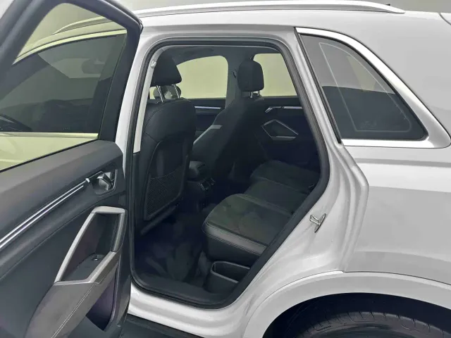 Audi Q3 — Фото автомобиля 12