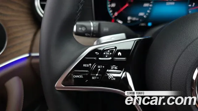 Mercedes-Benz E-Class — Фото автомобиля 16