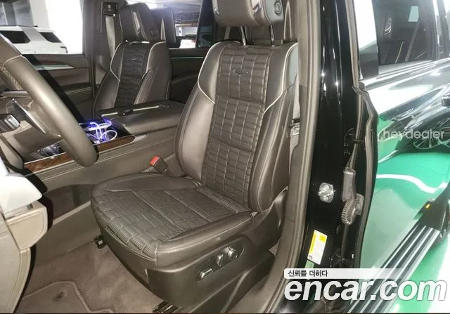 Cadillac Escalade — Фото автомобиля 6