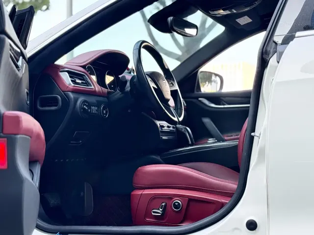 Maserati Ghibli — Фото автомобиля 7
