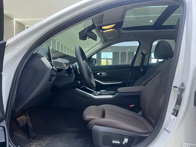 BMW 3 Series — Фото автомобиля 4