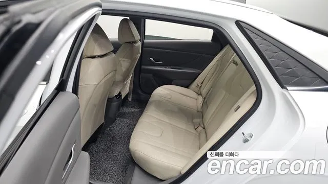 Hyundai Avante CN7 — Фото автомобиля 11