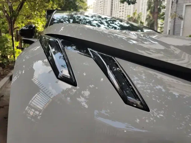Lynk & Co Z20 — Фото автомобиля 7