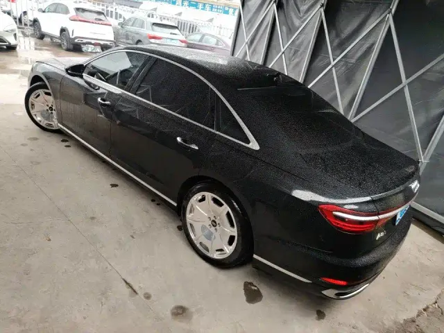 Audi A8 — Фото автомобиля 4