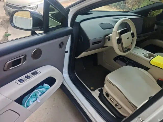 Li Auto i6 — Фото автомобиля 15
