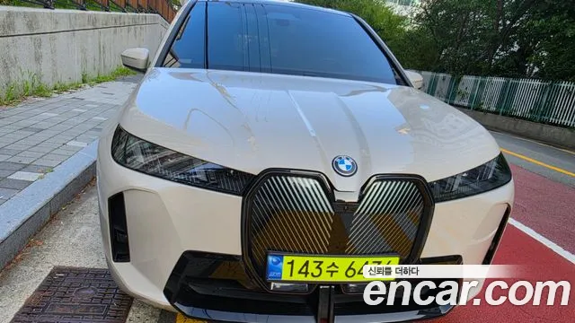 Фотография автомобиля — BMW iX