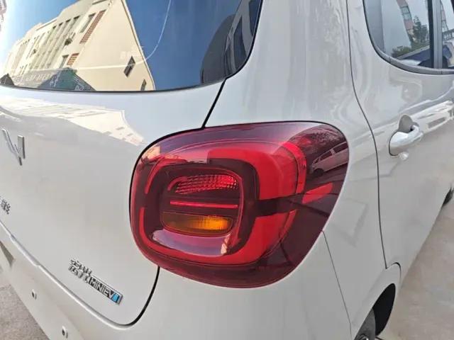 Wuling Hongguang Mini EV — Фото автомобиля 7