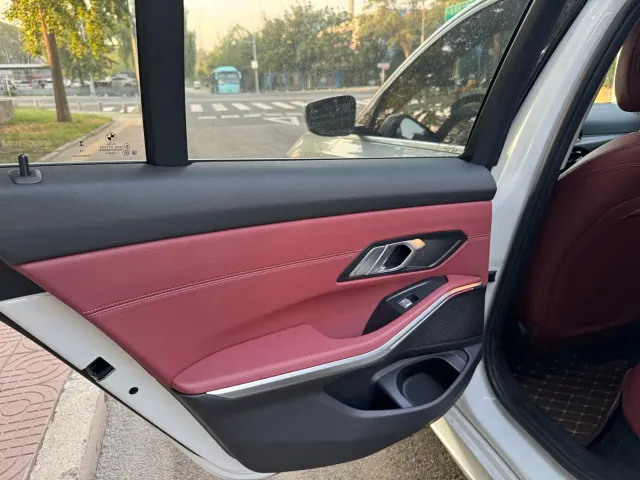 BMW 3 Series — Фото автомобиля 16