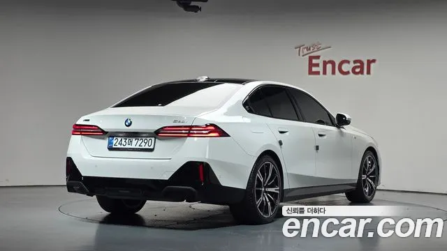 BMW 5 Series G60 — Фото автомобиля 2