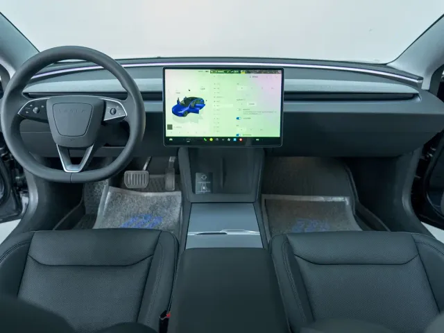 Tesla Model 3 — Фото автомобиля 9