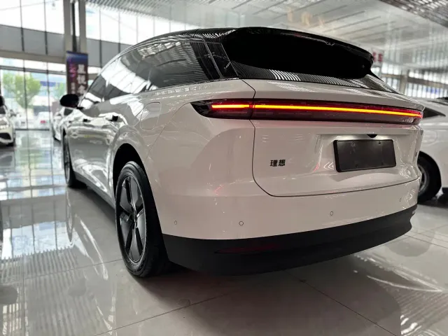 Li Auto i6 — Фото автомобиля 15