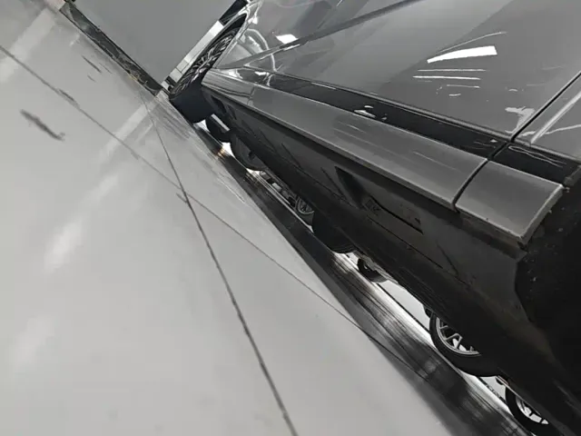 Xpeng X9 — Фото автомобиля 20