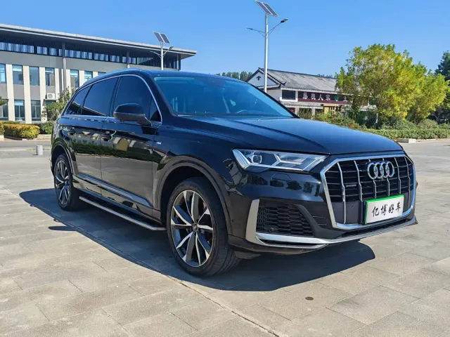 Audi Q7 — Фото автомобиля 3