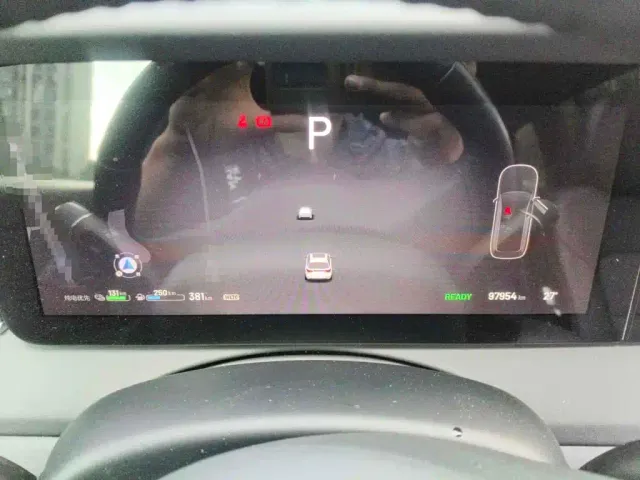 Li Auto Li ONE 2021 Extended Range 6-Seater — Фото автомобиля 4