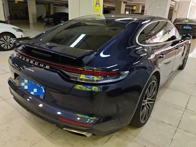 Porsche Panamera — Фото автомобиля 2