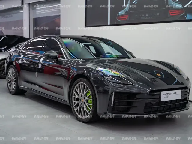 Porsche Panamera — Фото автомобиля 3