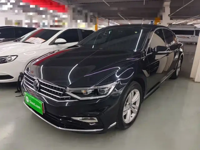 Фотография автомобиля — Volkswagen Magotan
