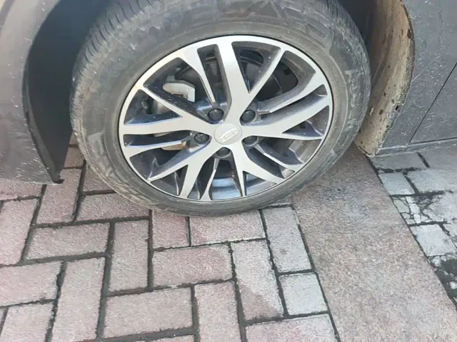 Geely Emgrand — Фото автомобиля 22
