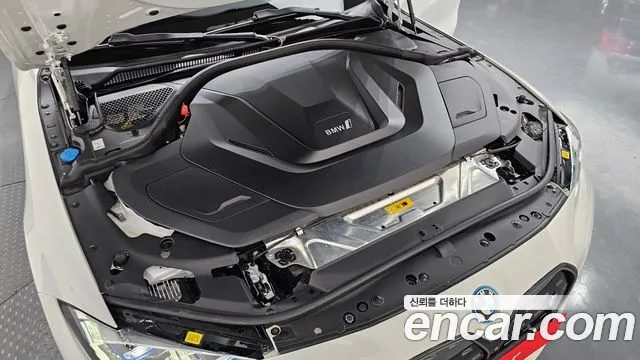 BMW i4 — Фото автомобиля 6