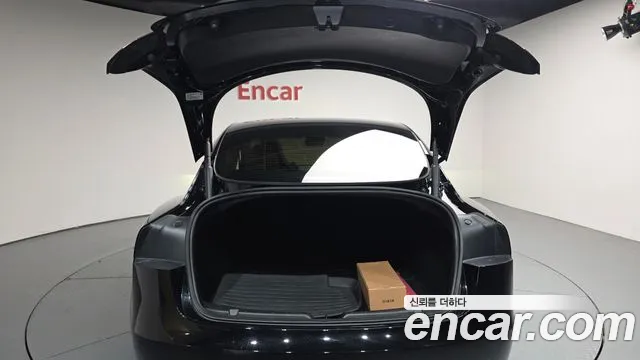 Tesla Model 3 — Фото автомобиля 26