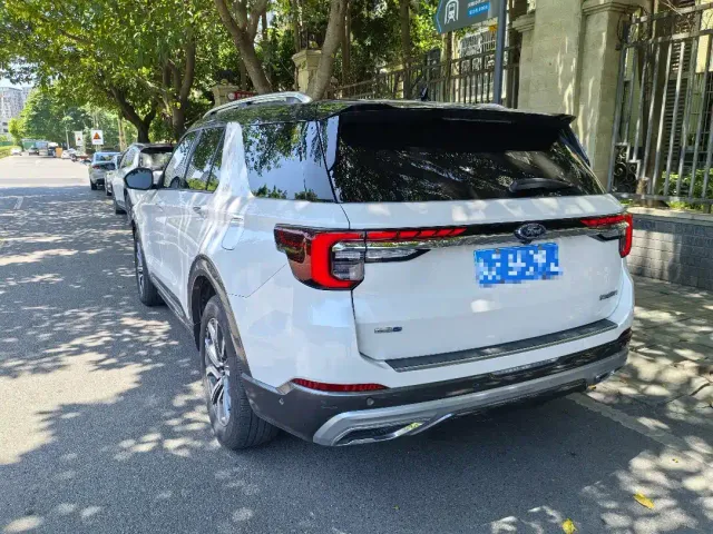 Ford Explorer — Фото автомобиля 9