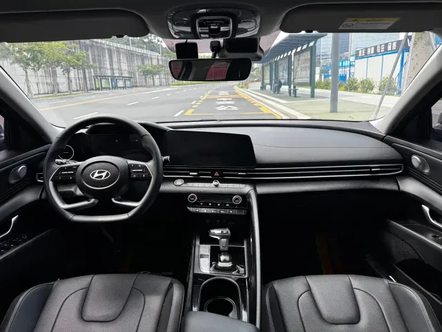Hyundai Elantra — Фото автомобиля 24