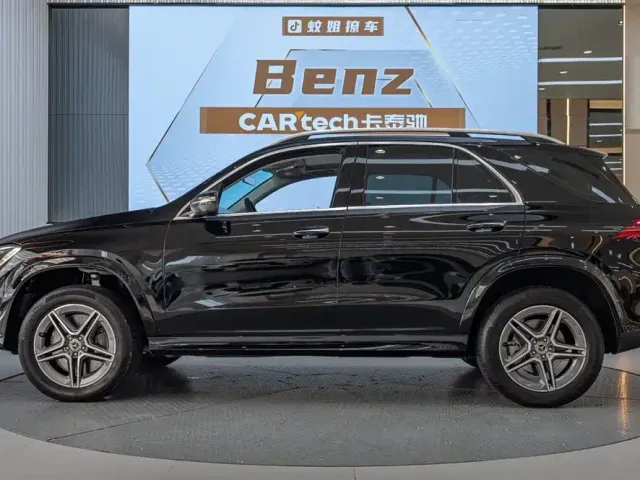 Mercedes-Benz GLE-Class — Фото автомобиля 3