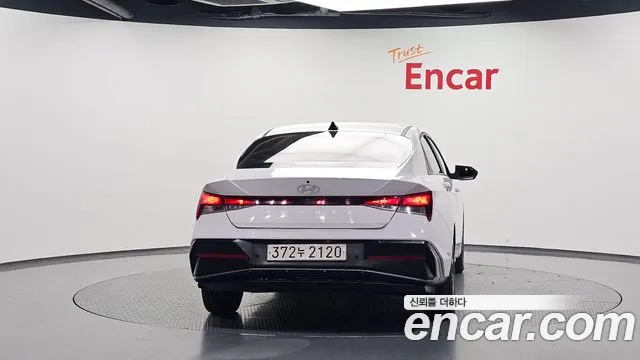 Hyundai Avante CN7 — Фото автомобиля 4