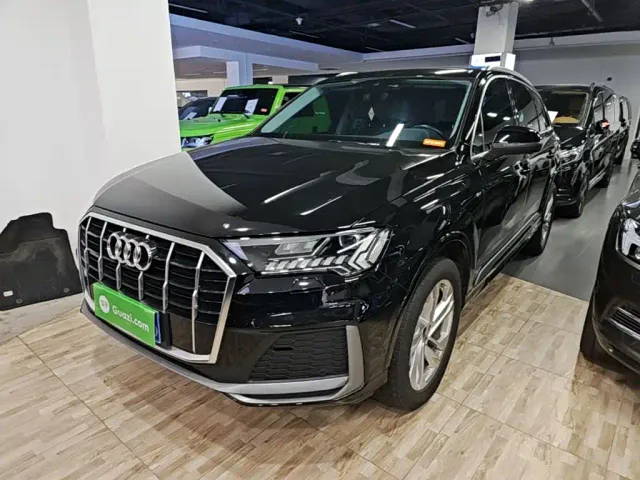 Фотография автомобиля — Audi Q7
