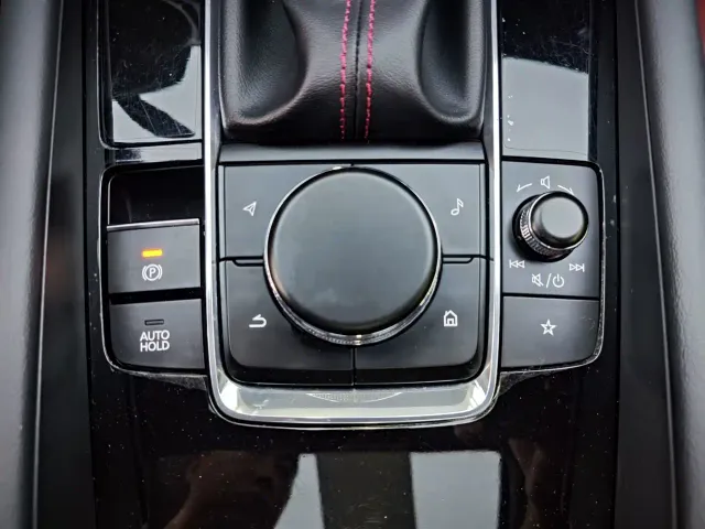 Mazda Axela — Фото автомобиля 15
