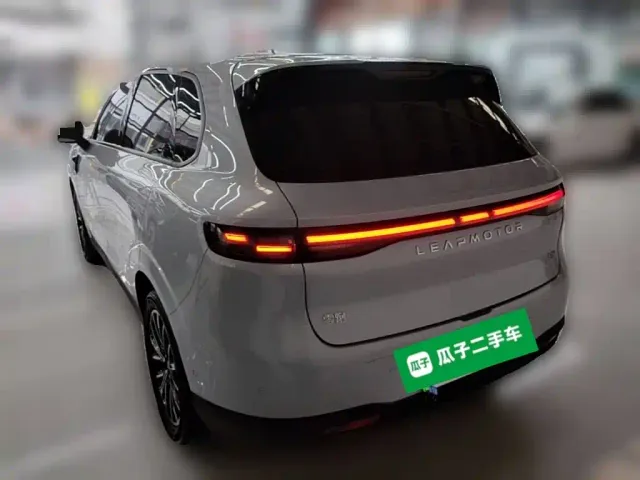 Leapmotor B10 — Фото автомобиля 6
